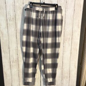 Sonoma Women's Gray and White Plaid Pajama Pants